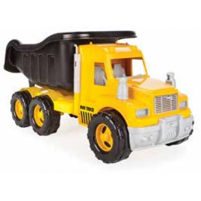 شاحنة مع مقطورة